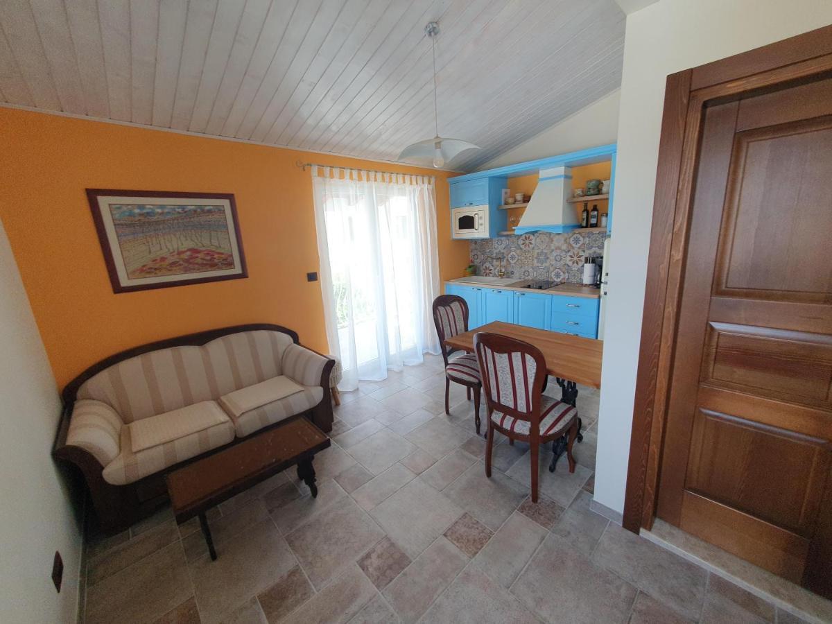 Apartments Mia 2 Ровин Екстериор снимка